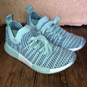 NEW women’s NMD R1 STLT Primeknit Ash Green SZ 7.5